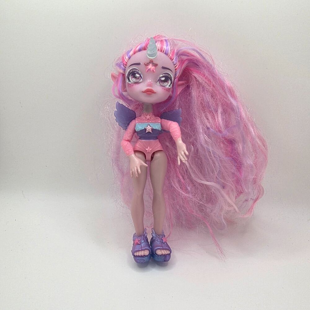 Magic Mixies Pixlings Unia the Unicorn